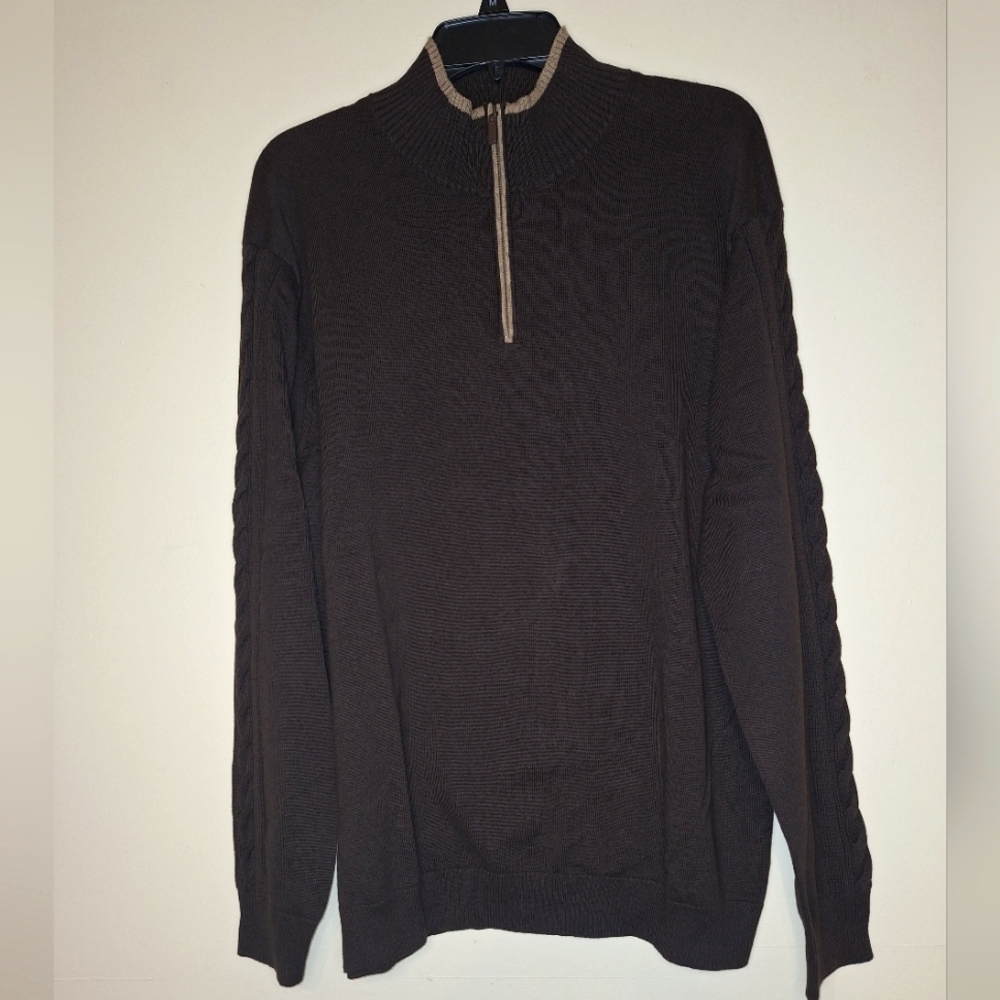 A Perry Ellis 1/4 zip 100% cotton sweater in a mens size large. NWT.